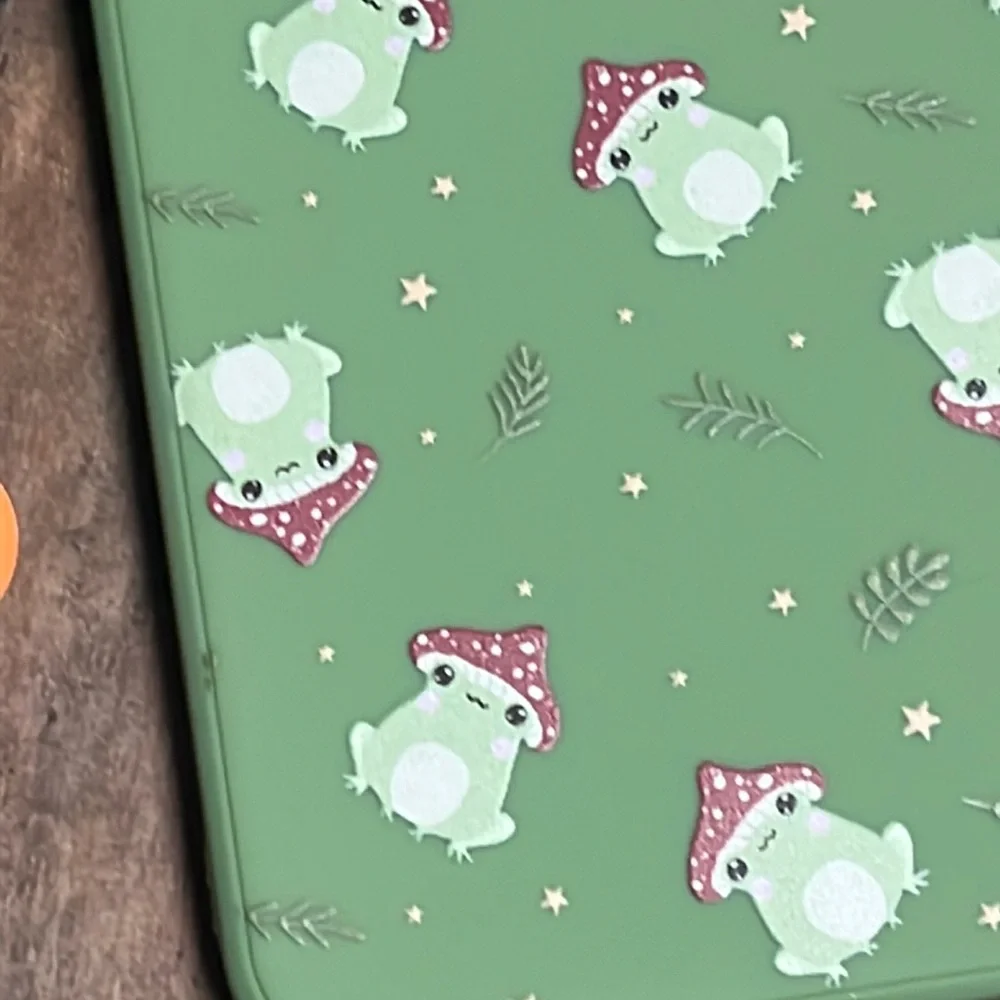 5for$10 iPhone Xs iPhone silicone phone case - Green frog with mushroom